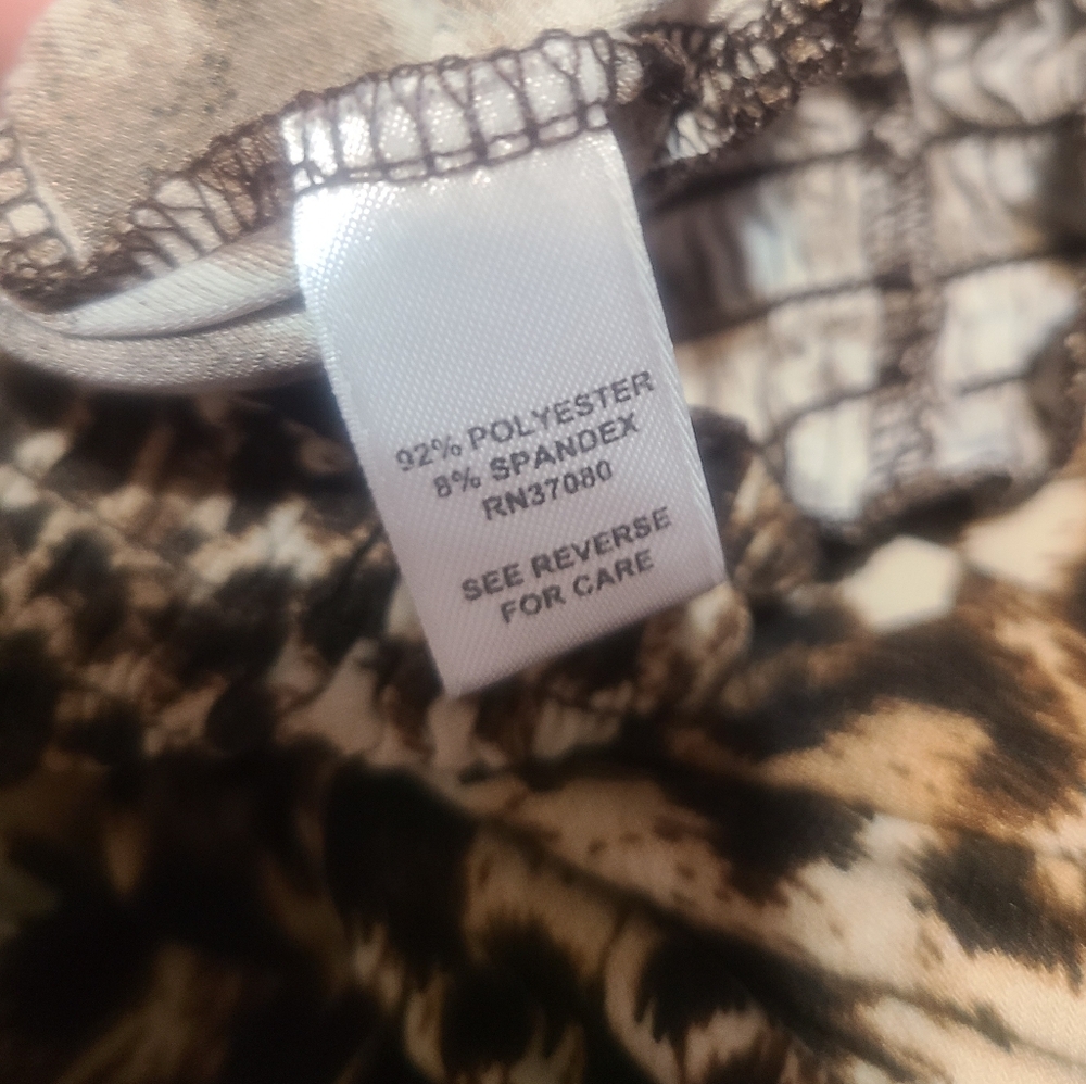 Leopard Print On or Off Shoulder Top Stretch Smocked Hem 18/20W 2X - Picture 6 of 7